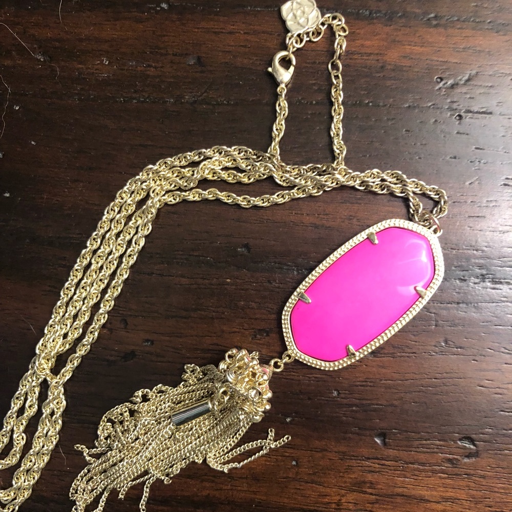 Kendra Scott necklace